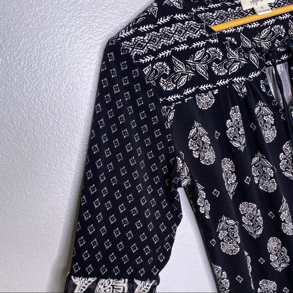Style & Co Black & White Floral Print Tunic Small - Picture 3 of 10